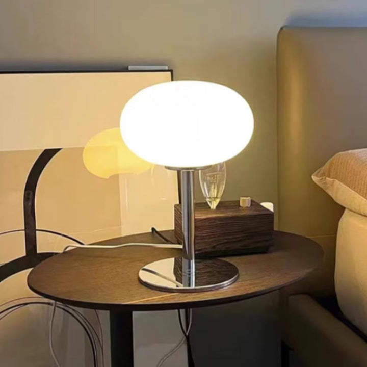 SérénitéMagique - Elegant beige bordlampe for ambientebelysning Skanto