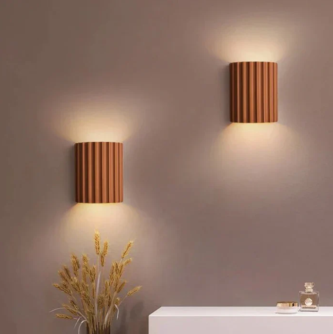 Skanto | Moderne vegglampe laget av harpiks