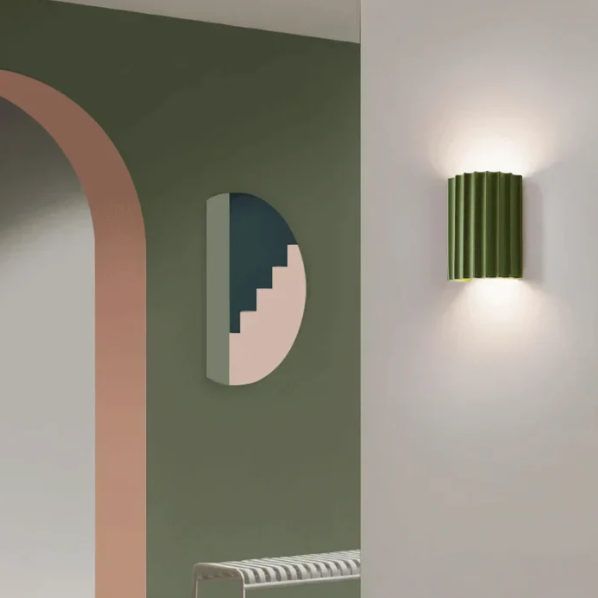 Skanto | Moderne vegglampe laget av harpiks
