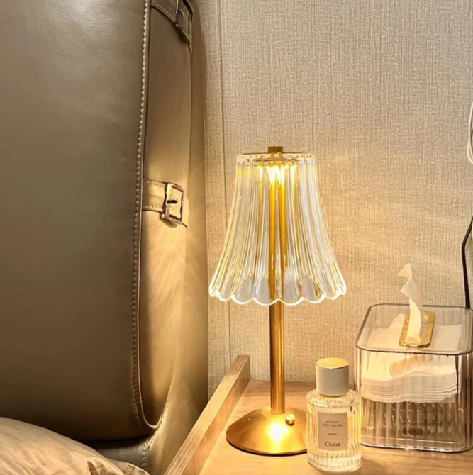 Skanto | Oppladbar USB LED Bordlampe i Retro Design