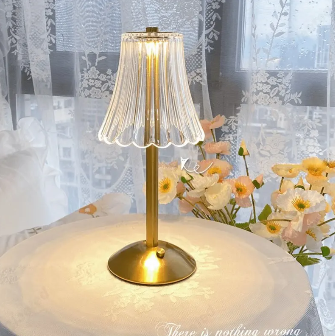 Skanto | Trådlampe i krystall med dimmefunksjon