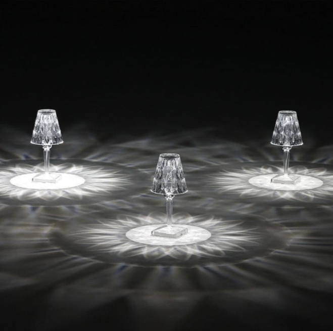 Skanto | Akrylglass Krystall Bordlampe