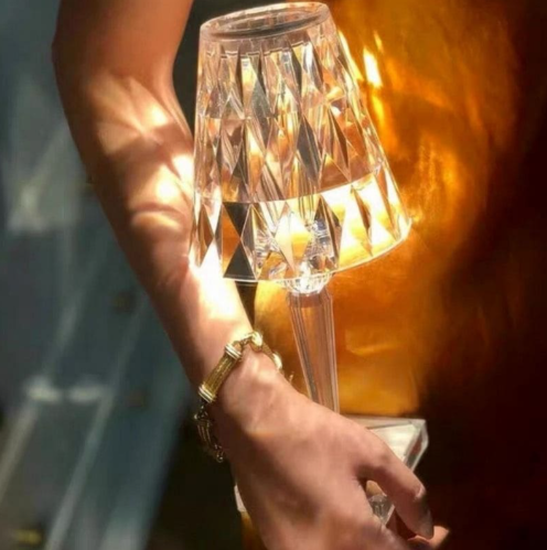 Skanto | Akrylglass Krystall Bordlampe