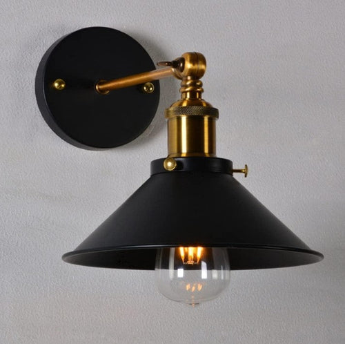 Skanto | Svart eleganse med justerbar lysvinkel
