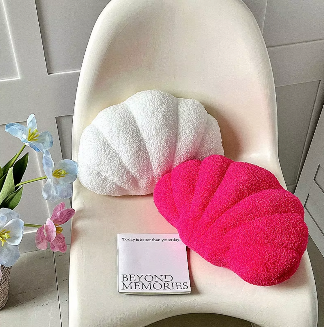 Pastell Shell Pute – Fluffy Bouclé Plush Putekledd | Skanto