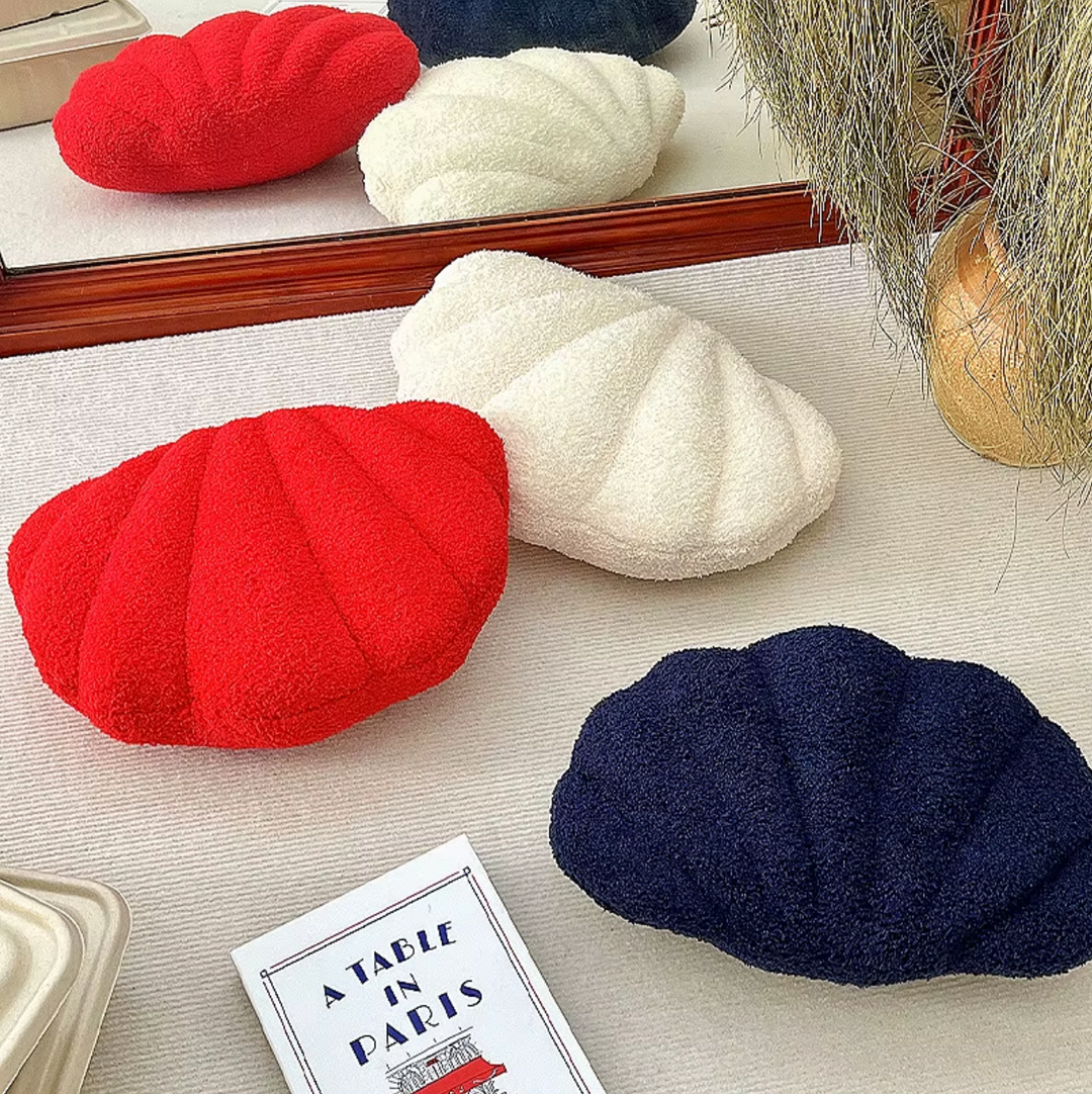 Pastell Shell Pute – Fluffy Bouclé Plush Putekledd | Skanto