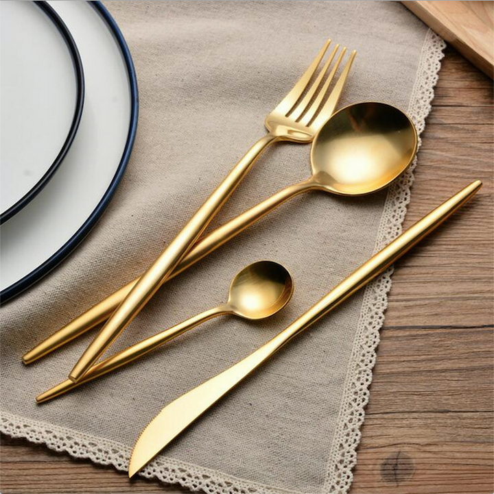 Arya Gold Bestikksett – Elegant Enkelhet i Gull | Skanto