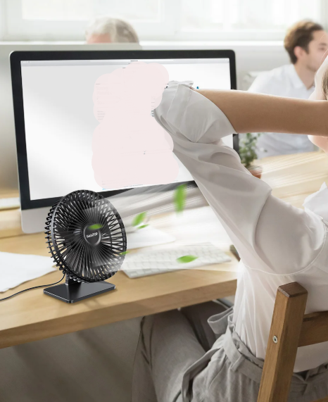 Mira Oscillerende USB Vifte – Stille, Kompakt & 4 Hastigheter for Skrivebord og Natthyller | Skanto