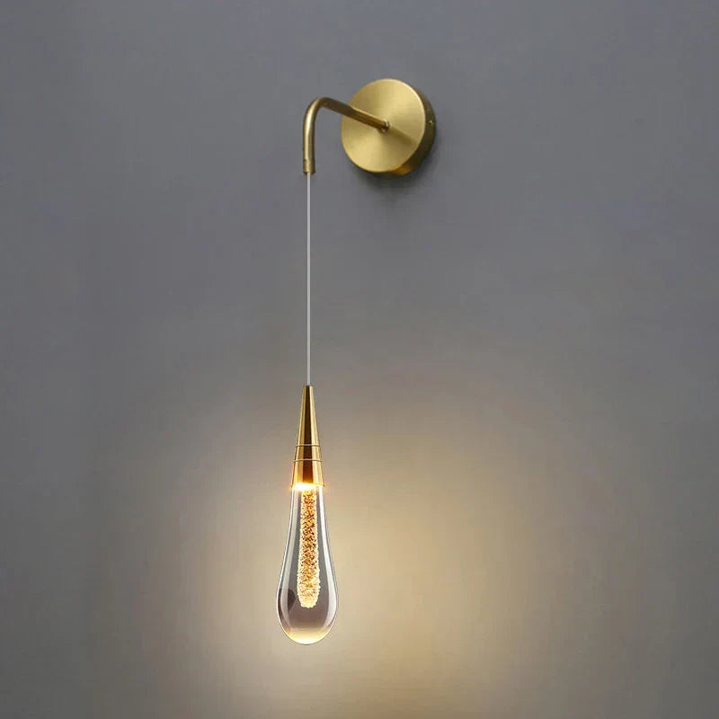 Skanto | Elegant Vegglampe med Funksjonelle Krystaller
