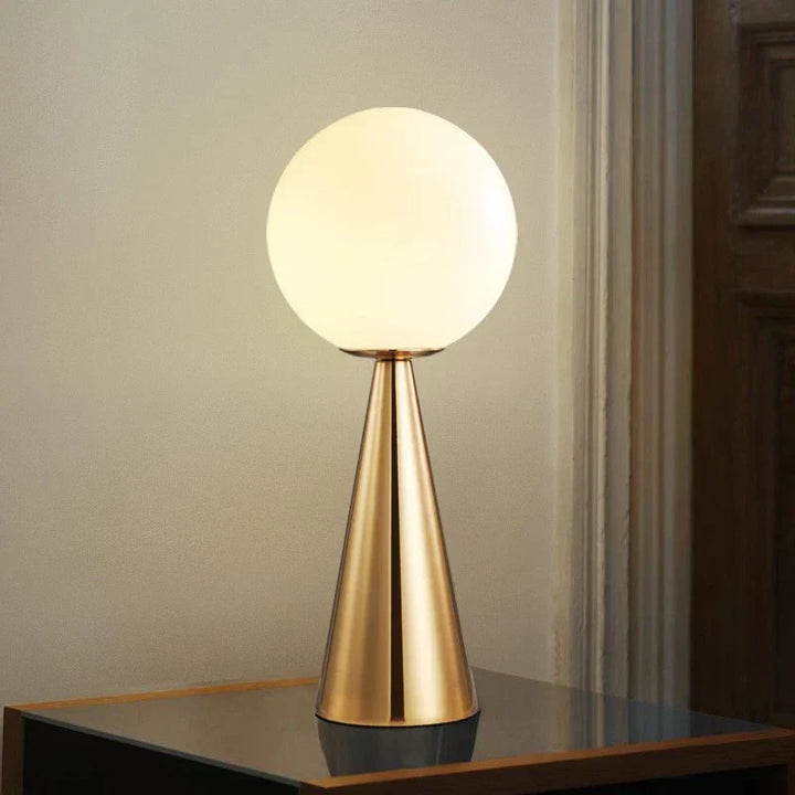 Skanto | Moderne bordlampe i luksuriøs stil