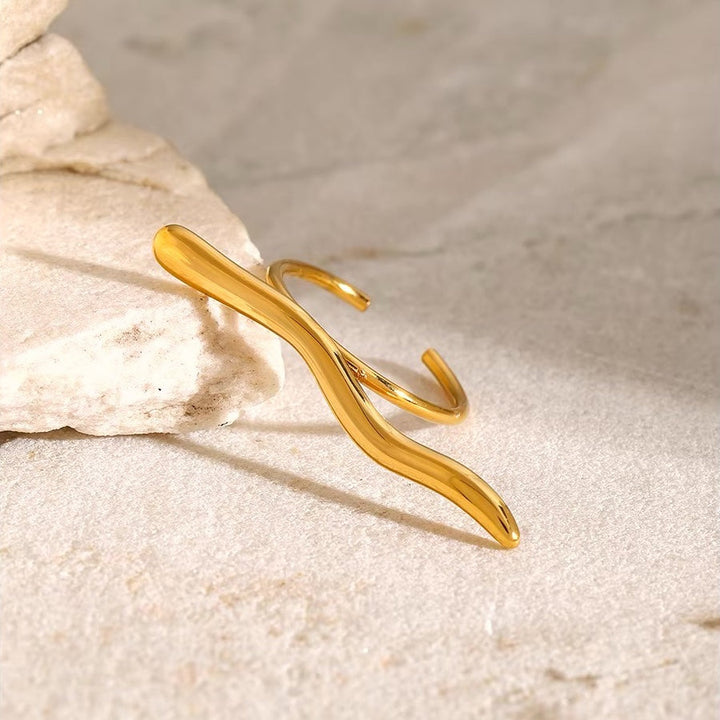 Skanto | Distinkt Bar Ripple Ring