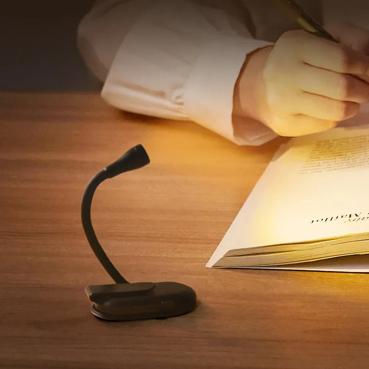 Skanto | Mini Boklys - Bærbart Klips-Lys med USB-lading, Dimmbar LED for Soverom, Øyevern og Camping - 360° Vri Klips Boklampe