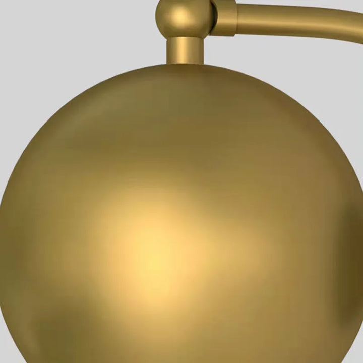 Skanto | Elegant vegglampe med et preg av fortiden og moderne funksjon