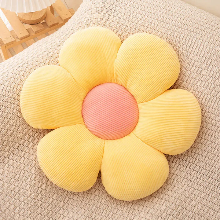 Daisy Plush Cushion | Skanto