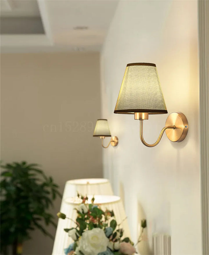 Skanto | RusticGlow - Vegglampe av Stoff i Amerikansk Stil