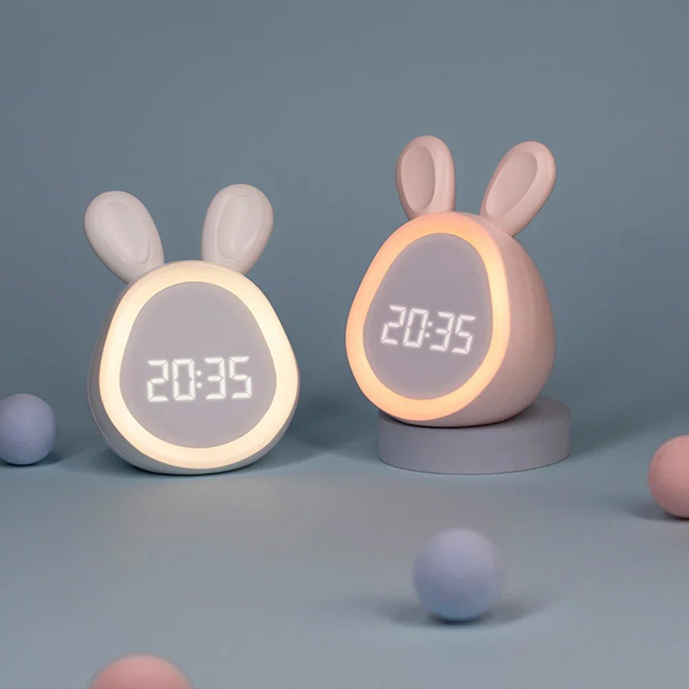 WakkerKonijn – Barneklok med LED-nattlys og leken kanin-design | Skanto