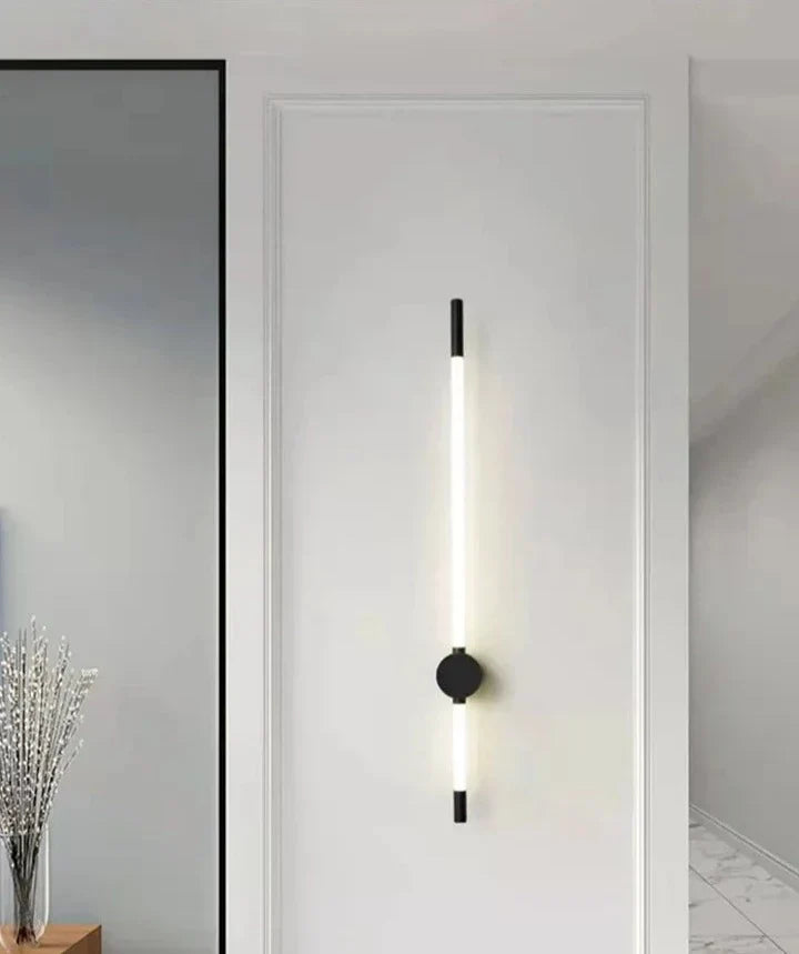 Skanto | AstraBeam – Vertikal LED Vegglampe for Moderne Interiør