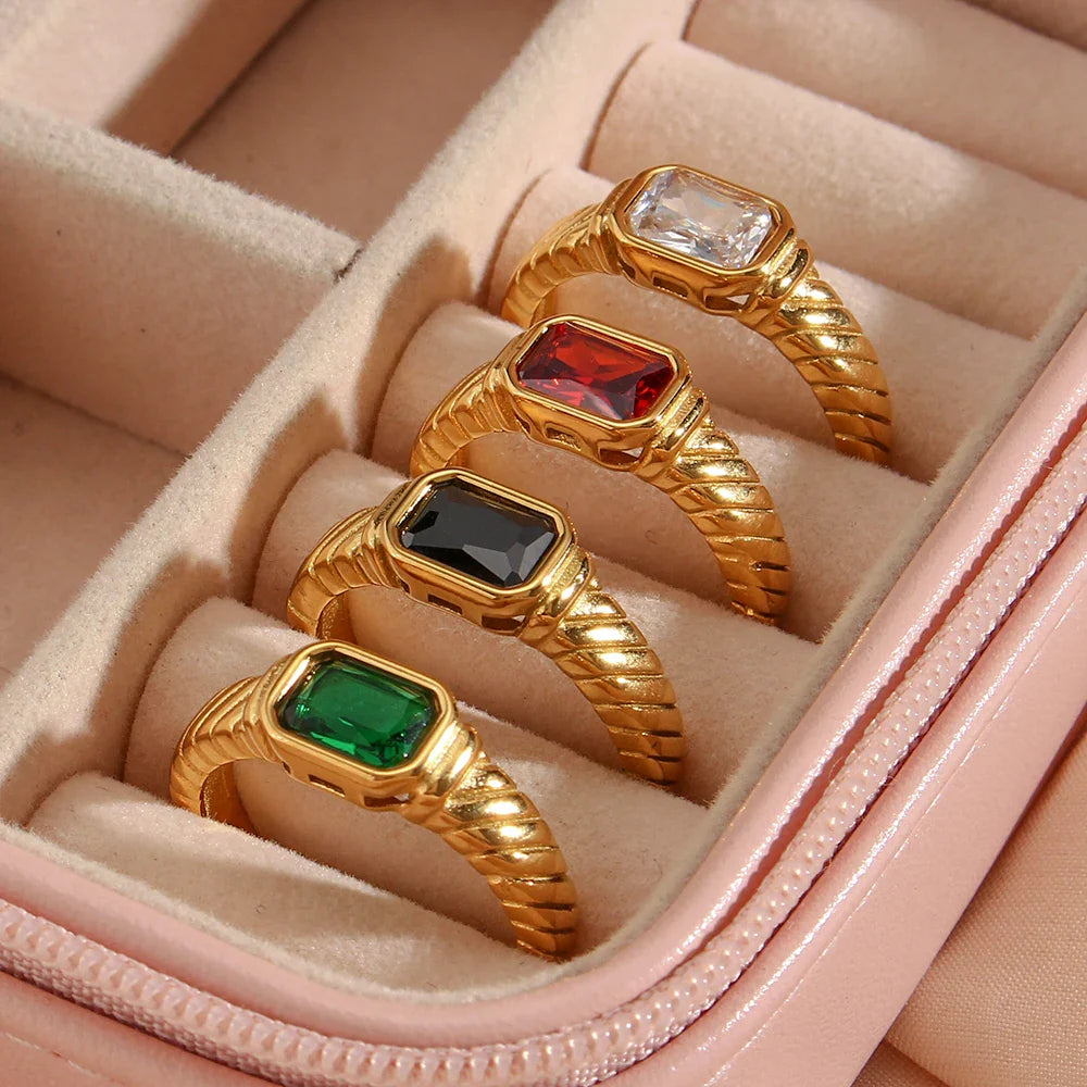 Skanto | Krysstrimmlet Baguette Diamantring