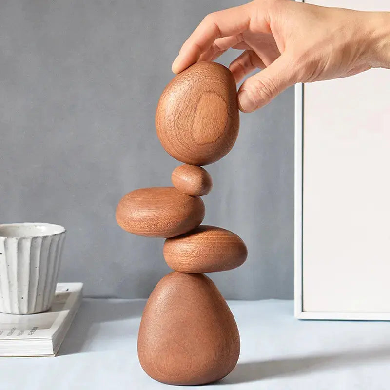 Skanto | Oppdag balansen av steiner: Harmonisk kunstnerisk skulptur