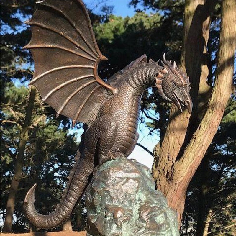 Skanto | Majestetisk ildpustende drageskulptur fontene