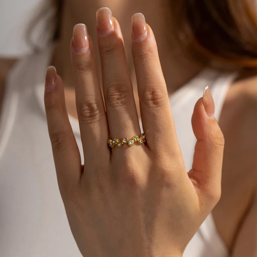 Skanto | Staggered Hive Diamond Ring