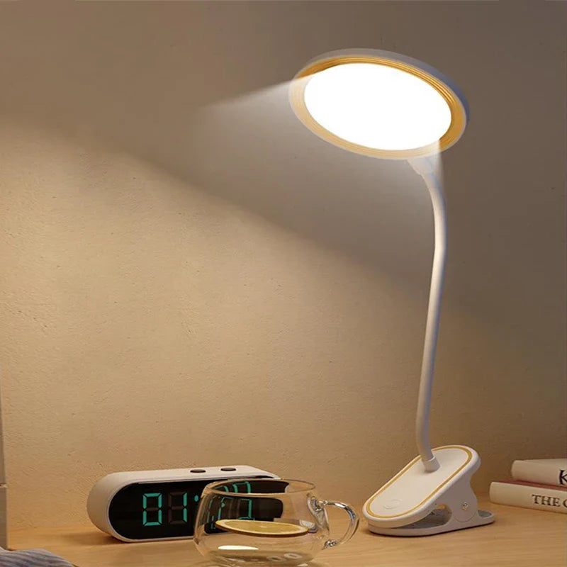 Skanto | ClipLuma LED Bordlampe | USB Oppladbar | 3 Lysstyrkenivåer | Øyevennlig | Med Klemfeste