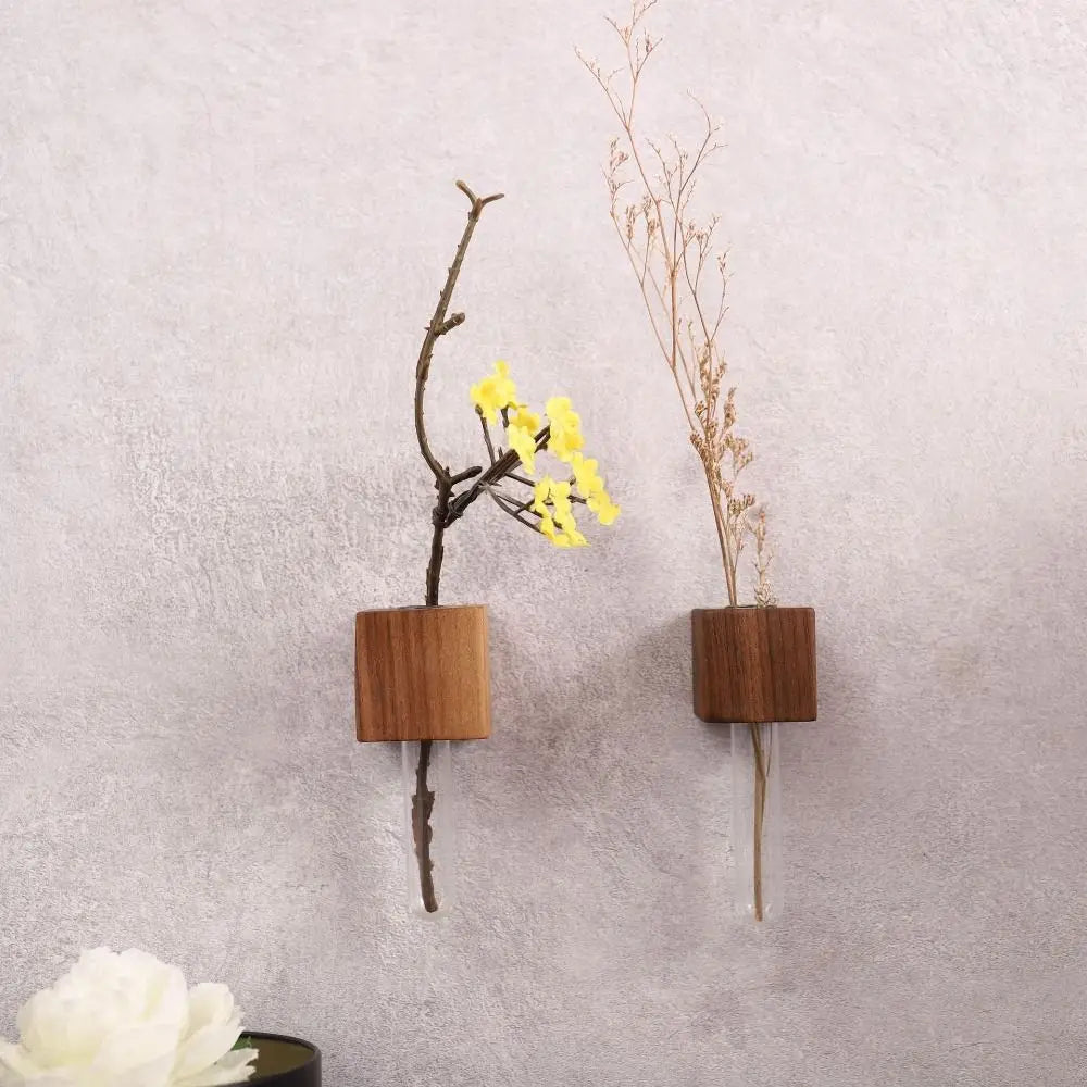 Skanto | Magnetisk Blomsterrør Vase av Tre