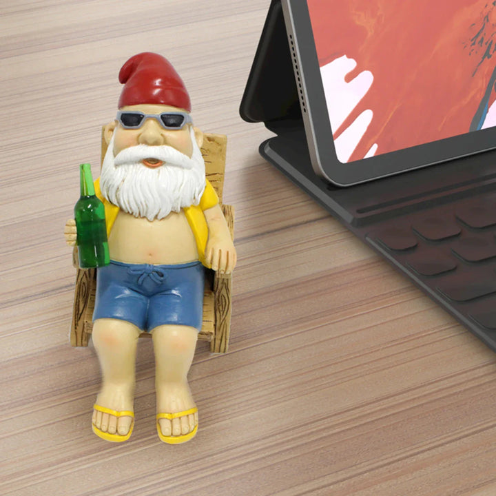Skanto | Solbading Nisse Statue laget av Harpiks med Lenestol for Hagedekorasjon