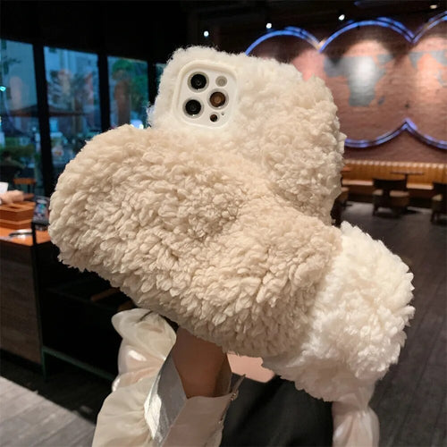 Skanto | Fluffy Fur iPhone Case Hanske