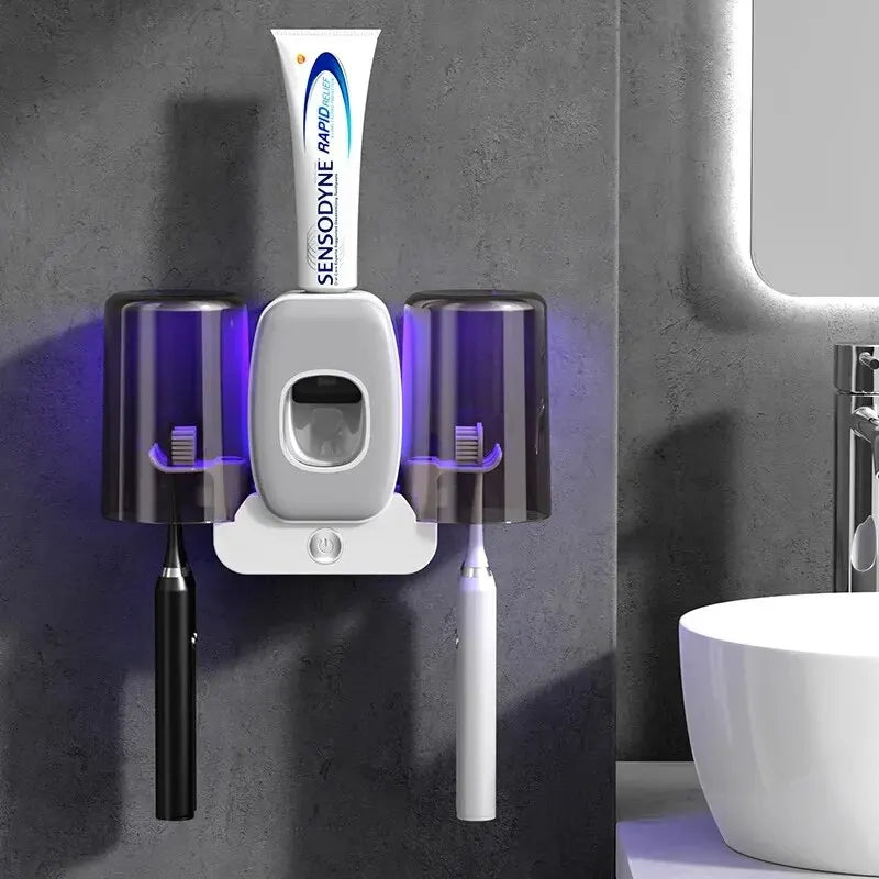 Skanto | UV Tannbørsteholder PureBrush UV | Sterilisering med UV Lys | Automatisk Tannkremdispenser | Veggmontering Uten Boring