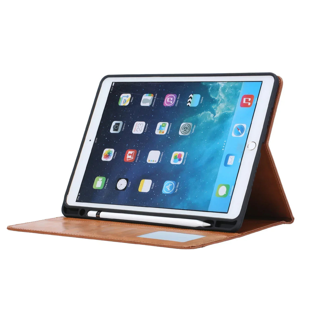 Skanto | Lær Flip Case for iPad 9.7 (2017-2018), 10.2 (7. / 8. generasjon), Air 2/3/4, Pro 9.7/10.5/11 - Vanntett, Støtsikker, Forretnings Tablet Case