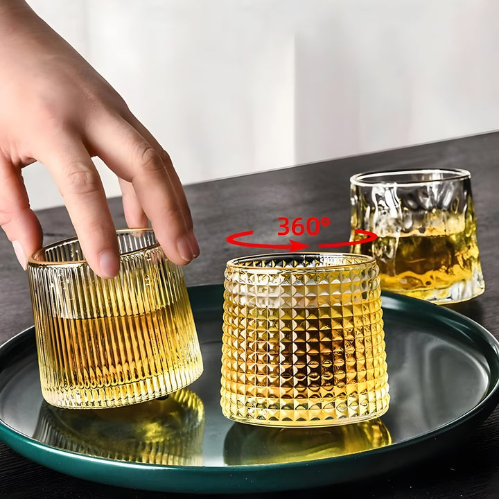 Whiskeyglass med 360° rotasjonsfunksjon – Strukturert design for stilfull drikkeopplevelse | Skanto