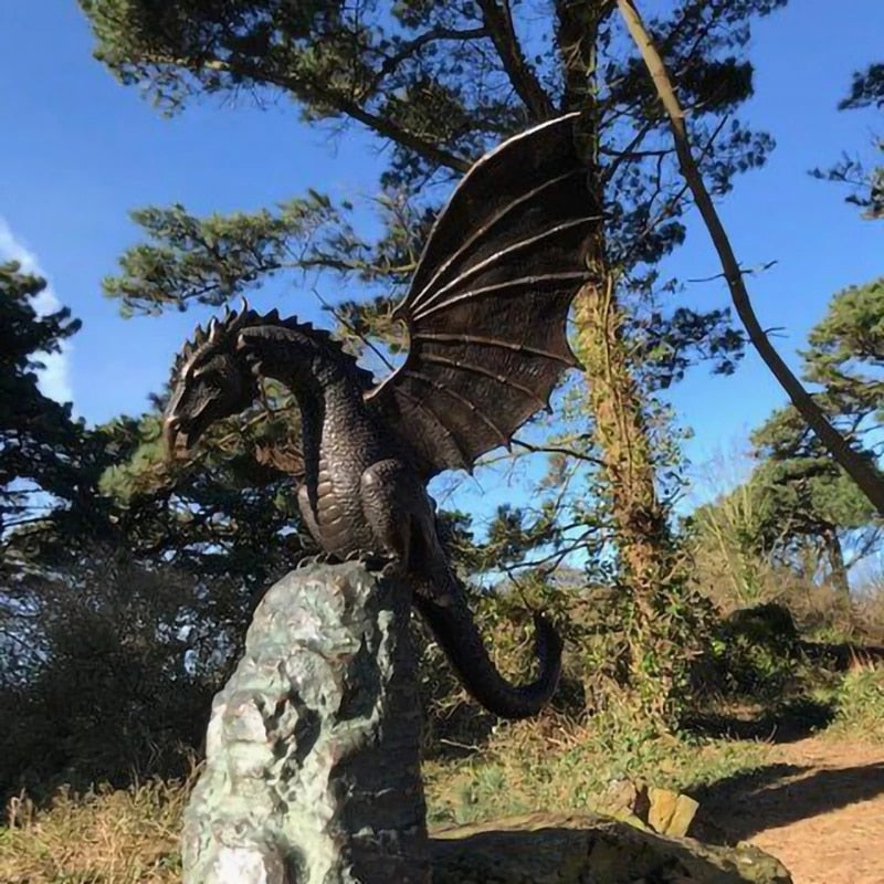 Skanto | Majestetisk ildpustende drageskulptur fontene