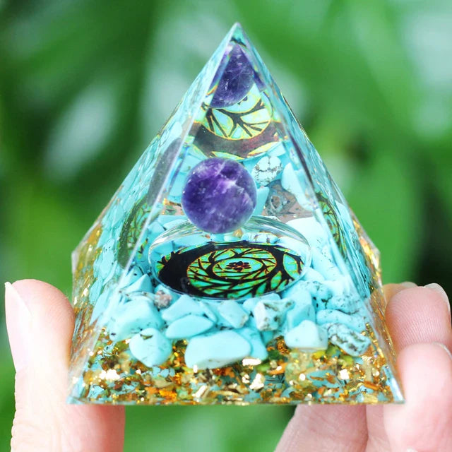 Skanto | Amethyst Peridot Orgone Pyramide - Energigenerator Krystall Reiki Chakra Orgonitt Meditasjonsverktøy