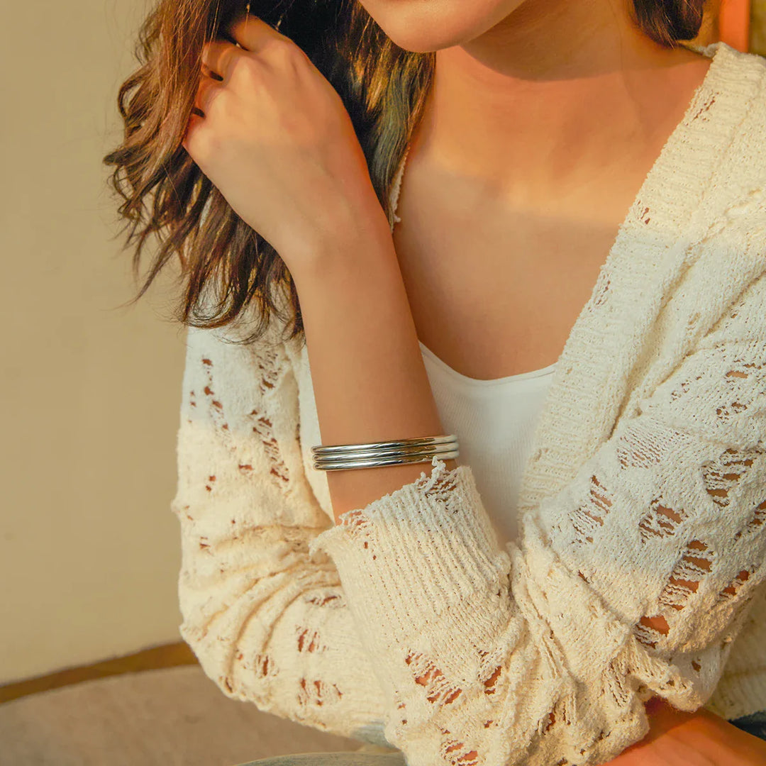 Skanto | 18k Triple Ribbed Bangle Bracelet