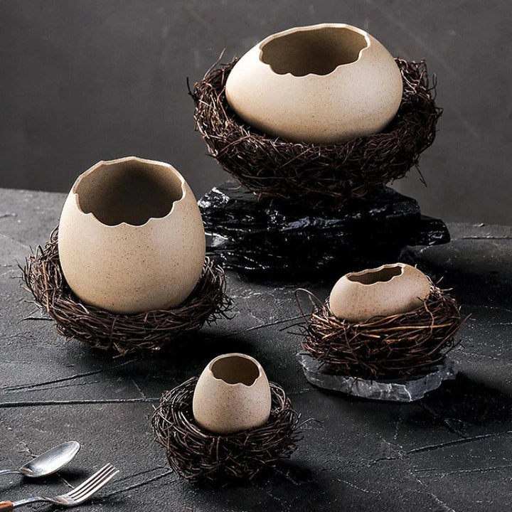 Kreativ keramisk fuglerede-eggeskallskål