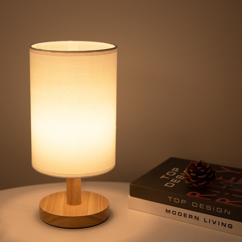 Skanto | NordicLume – Solid Wood LED Skrivebordslampe for et Slankt Skandinavisk Utseende