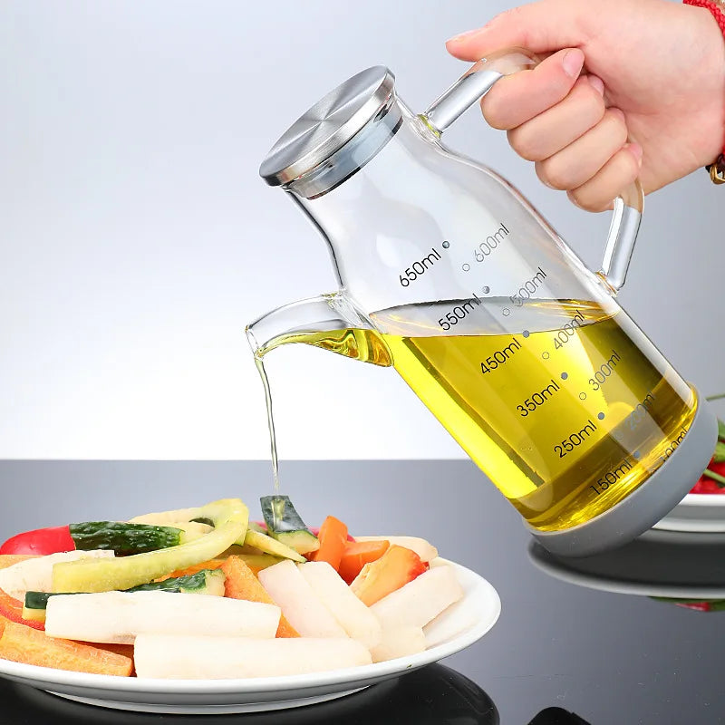 Måleskala i glass, oljedispenser, flaske
