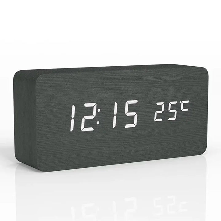 Skanto | EcoTime Tre Digital Vekkerklokke | LED Display | Moderne Design | Stille | Miljøvennlig