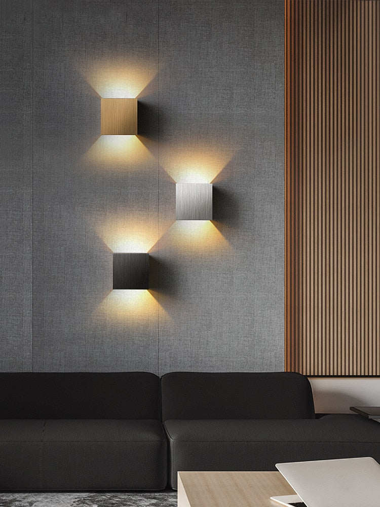 Skanto | ElegantBeam – Minimalist Vegglampe for Sofistikert Belysning