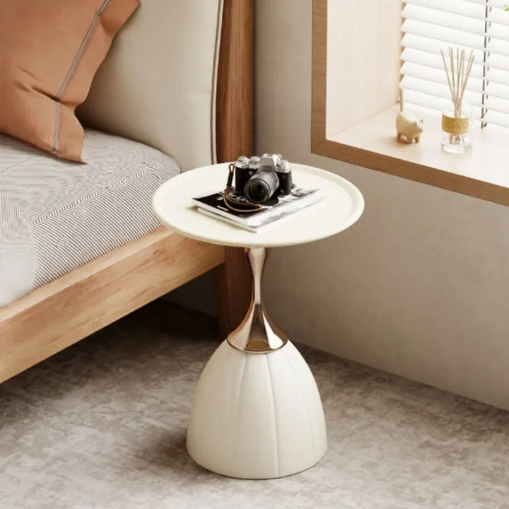 Skanto | Nordic Lotus Side Table i skandinavisk design