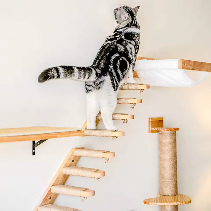 Kattestige for veggmontering laget av tre med sisal Skanto