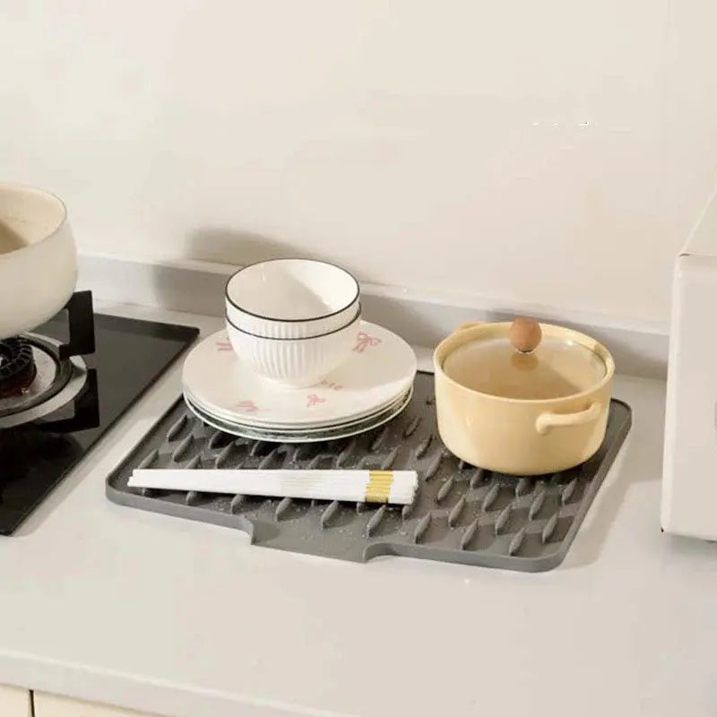 Skanto | Fleksibel BPA-fri silikontørkematte med varmebeskyttelse – 36×30 cm