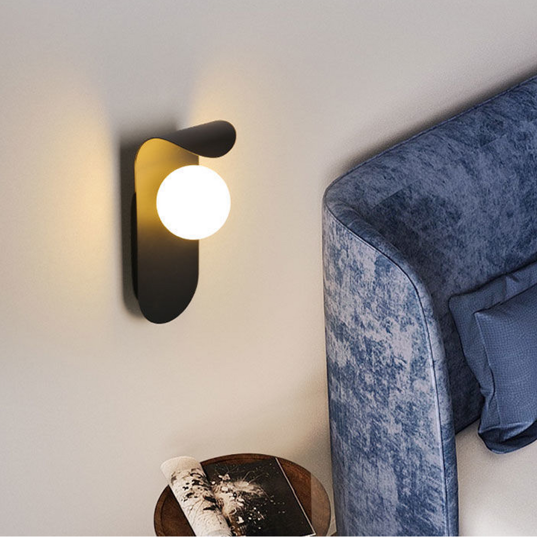 Skanto | Skandinavisk Bambus Vegglampe, Elegant Vegglys med Mykt LED Lys for Soverom og Stue