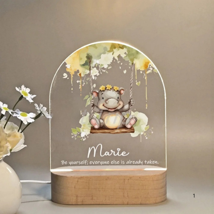Skanto | Personlig Nattlys med Navn – Myk Varm LED Belysning for Barn