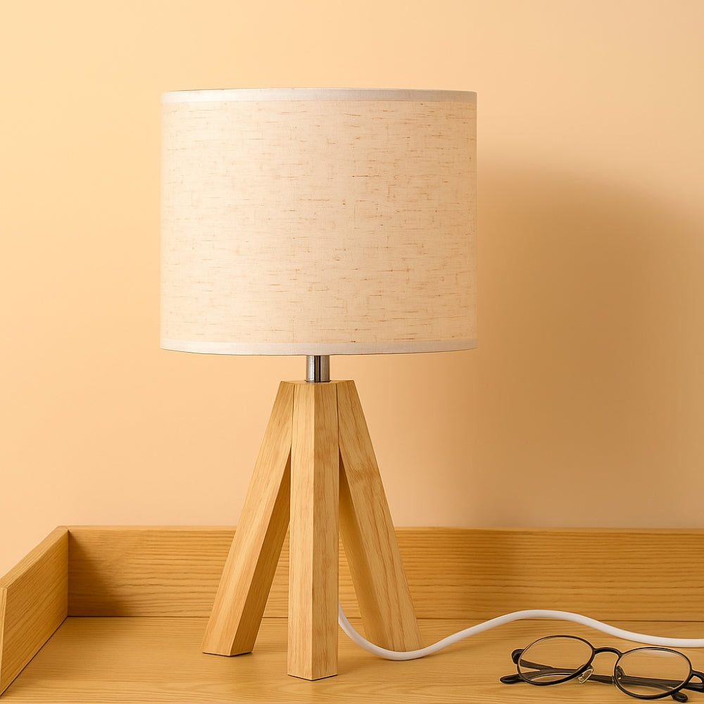 Skanto | Solara Minimalist Tripod Bordlampe