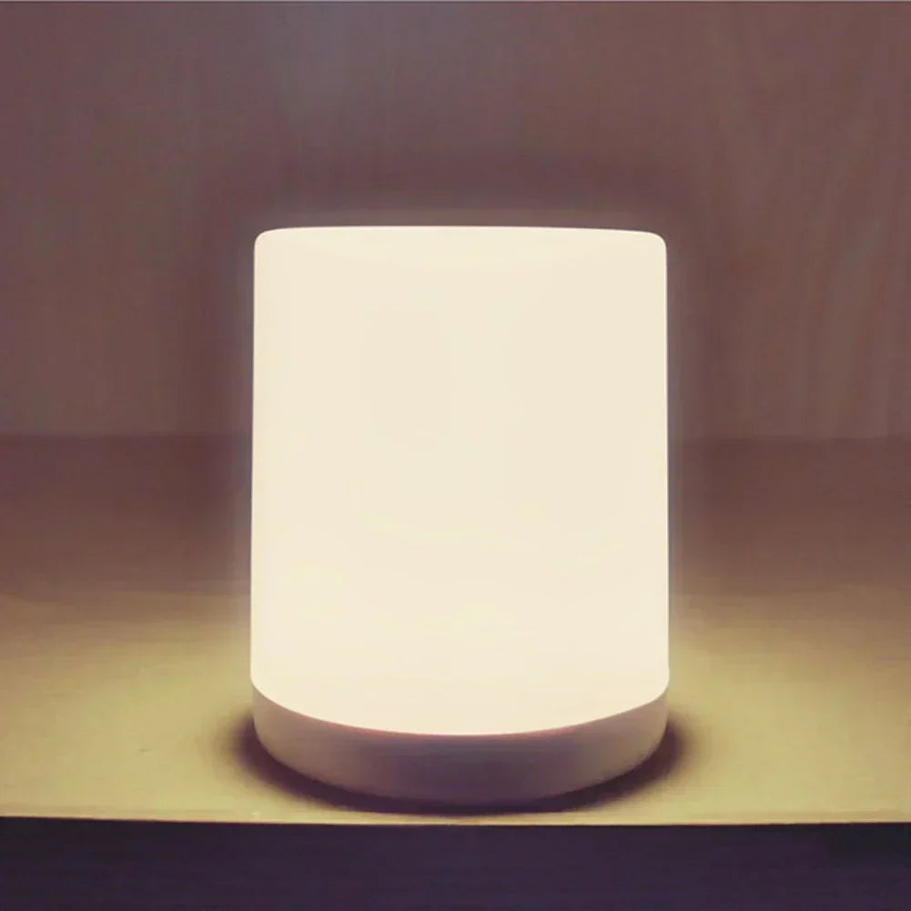 Skanto | Dimbar LED bordlampe med USB-tilkobling for fleksibelt lys