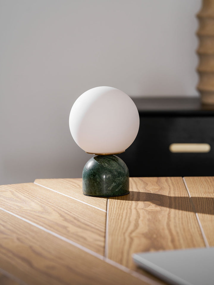 Marmor Orb Bordlampe | Skanto