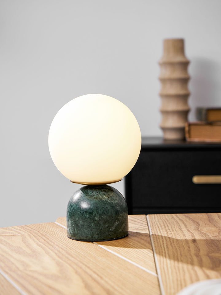 Marmor Orb Bordlampe | Skanto