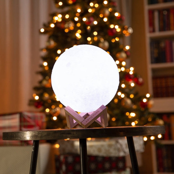 Skanto | Månelampe med trebase 3D bordlampe